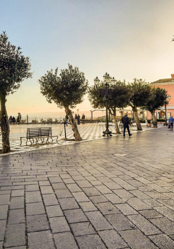 Taormina Piazza IX Aprile panorama