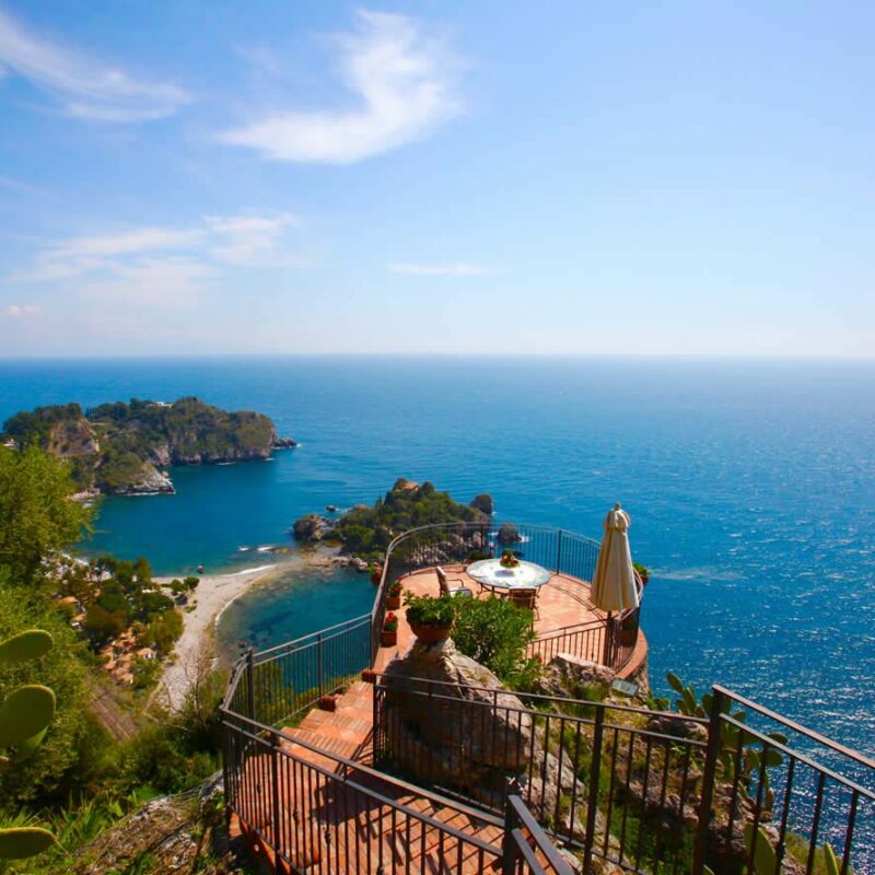 <span>Grand Hotel</span>
<span>San Pietro</span>
